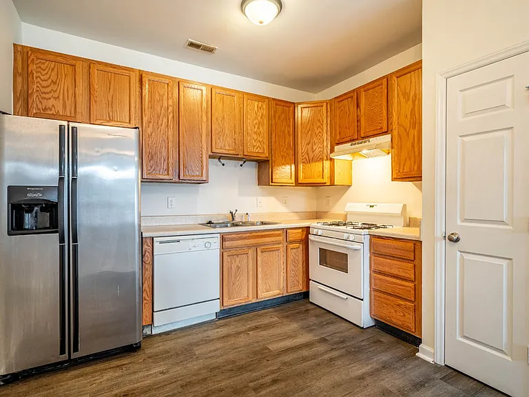 1211 Canyon Rock Ct #105 — Photo 11