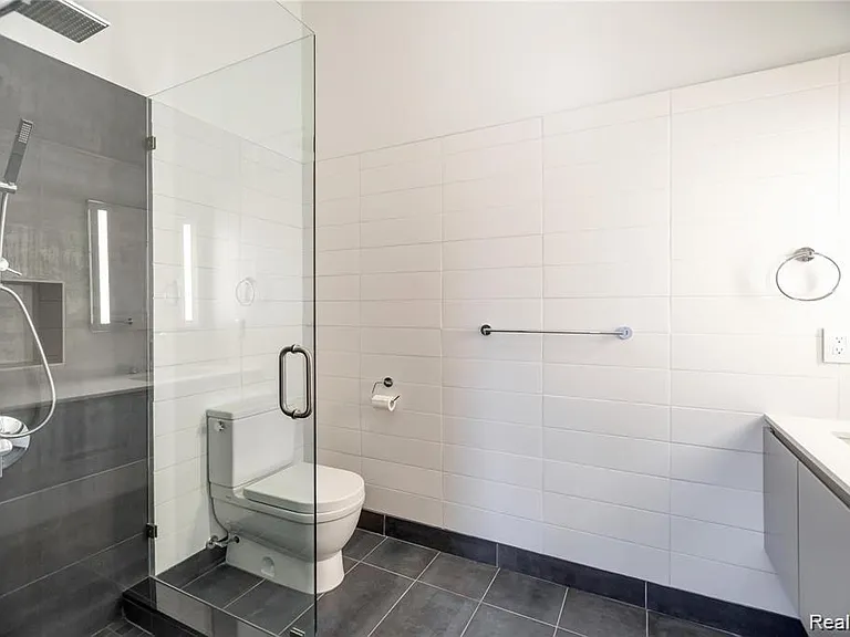 1454 Townsend St #101 — Photo 17