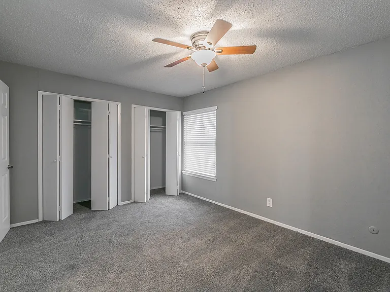 Verano Oaks Apartments — Photo 39