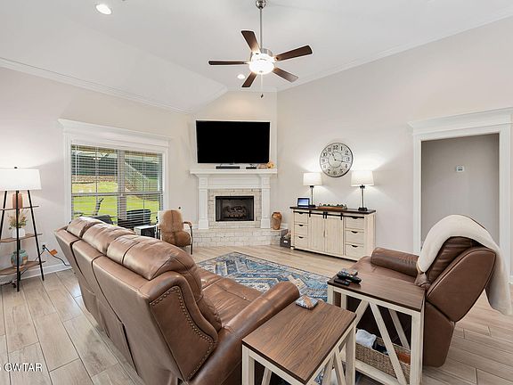 5th image of 32 Westhaven Pl