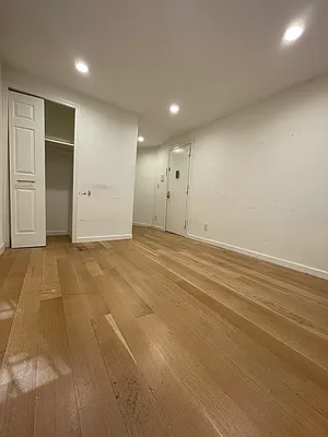 Rented by Compass | media 9