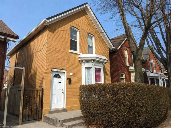 29 Oxford St, Hamilton, ON L8R 2W9