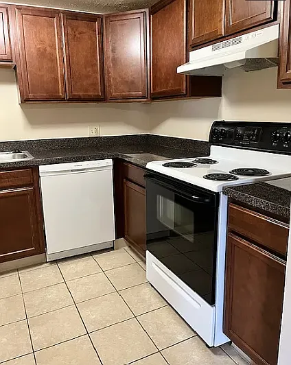 Crystal Shores Community — Photo 4