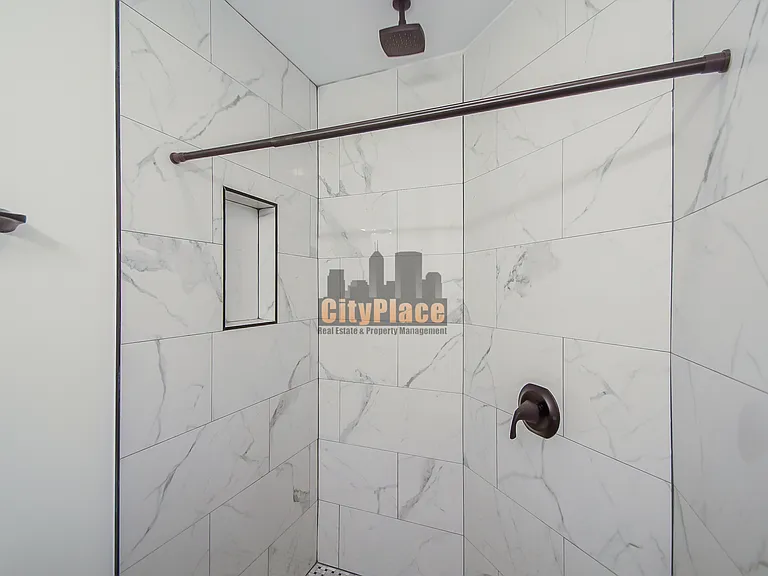 843 N Park Ave — Photo 14
