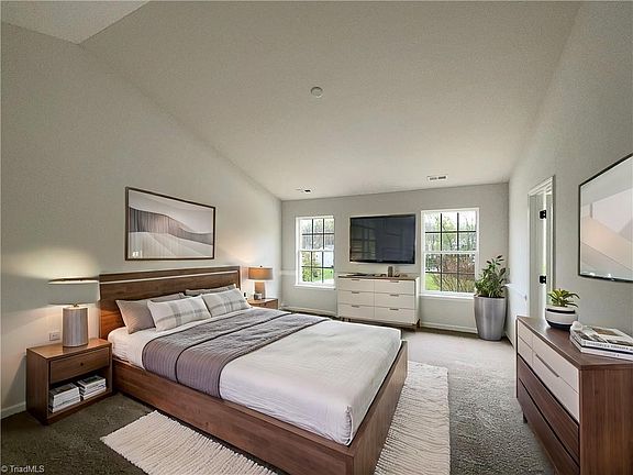 4th image of 1401 Paulonia Way