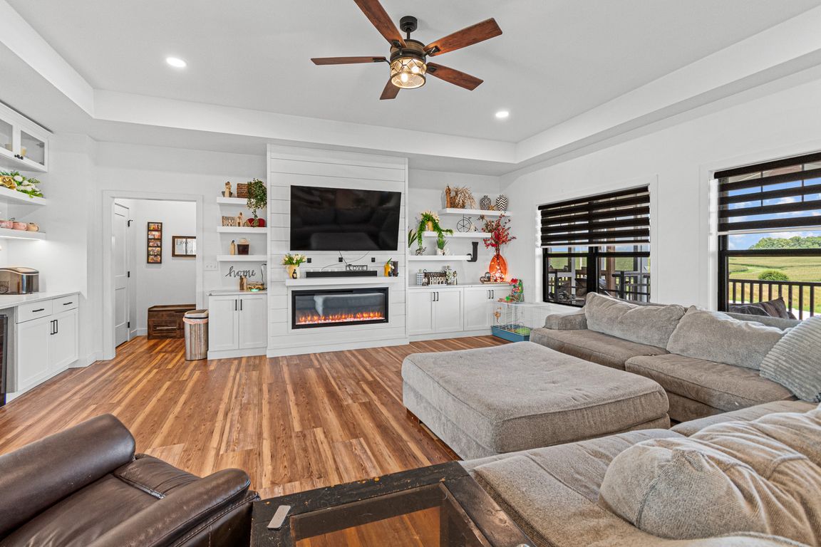 next background image