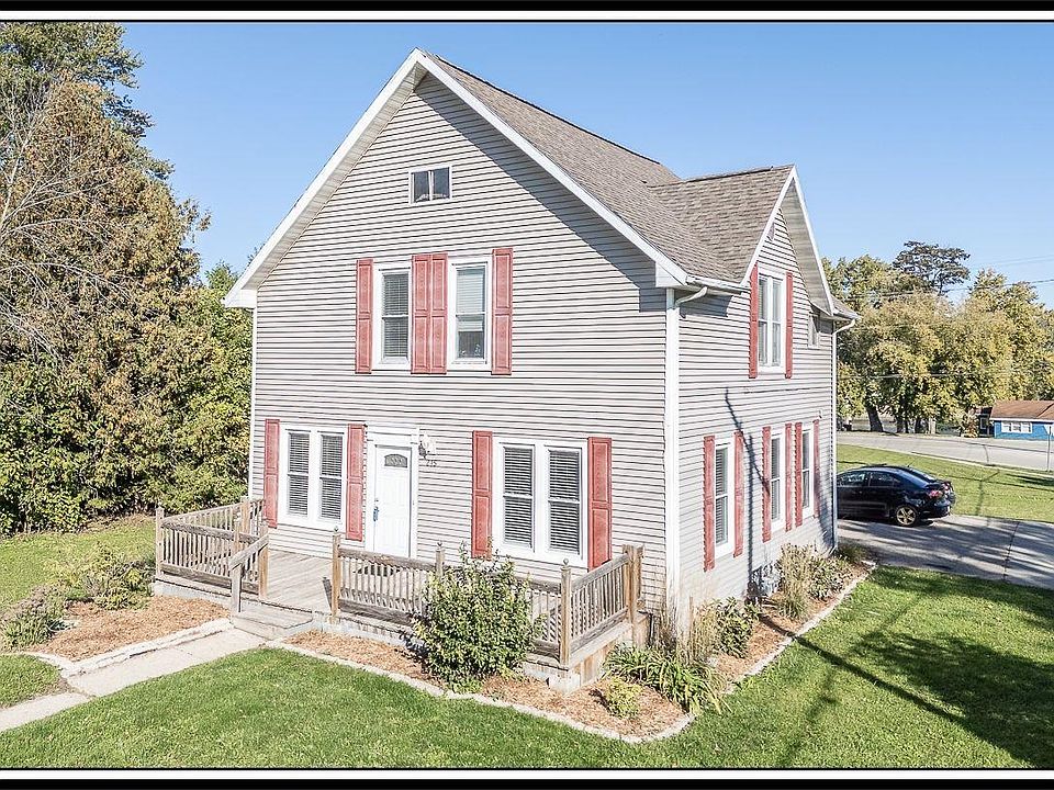 1st image of 215 E Spring St