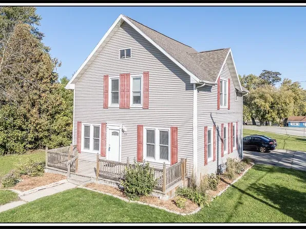 215 E Spring St, New London, WI 54961