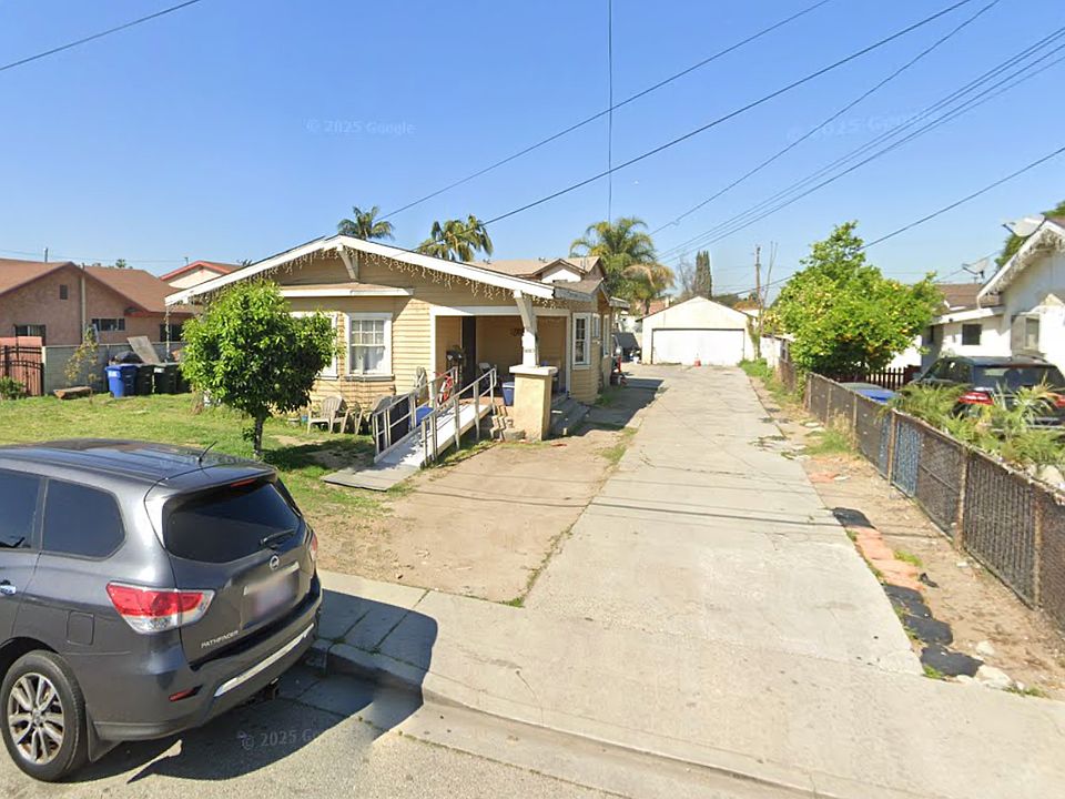 1st image of 6023 Gifford Ave