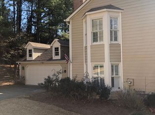 134 Great Oaks Ln, Roswell, GA 30075