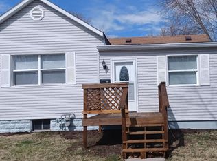 601 W Baker St, Gillespie, IL 62033