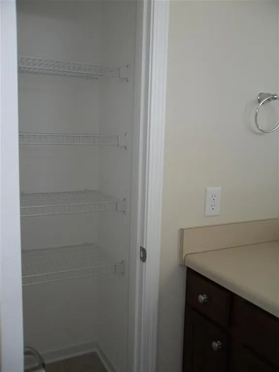 2 bed, 2.5 bath, 1341 sqft, $1,695 — Photo 4