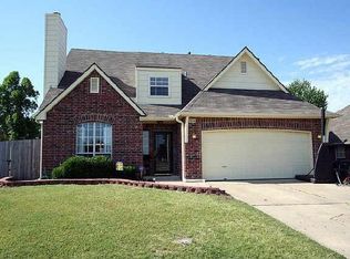 304 W 37th Pl S, Sand Springs, OK 74063
