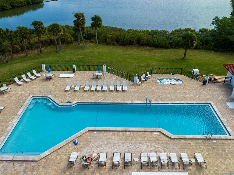 287 Club Rio Dr — Photo 2
