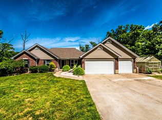 61 Forest Ln, Troy, MO 63379