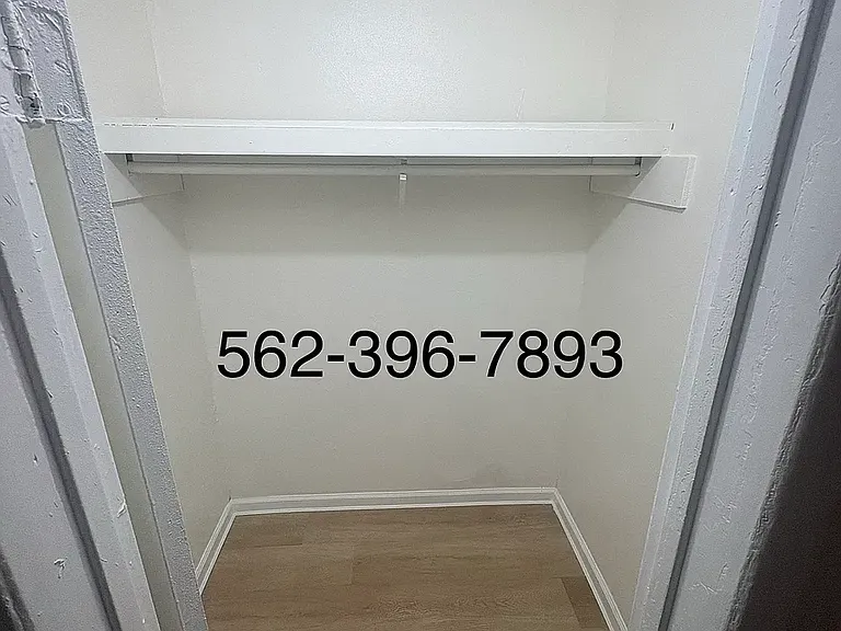 102 E Indigo St #6 — Photo 14