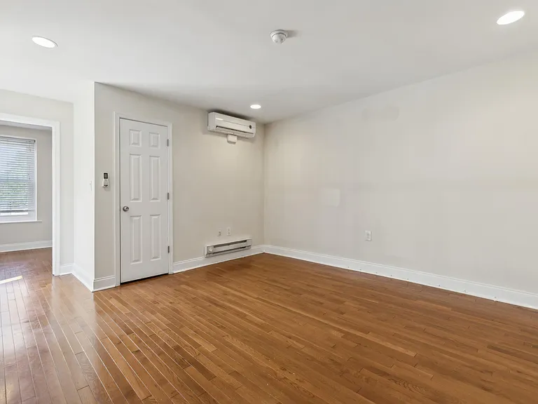 6066 Ridge Ave #3R — Photo 7