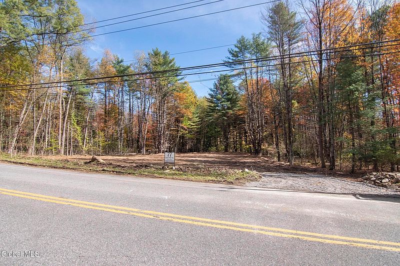 4th image of 77a Sand Hill Road