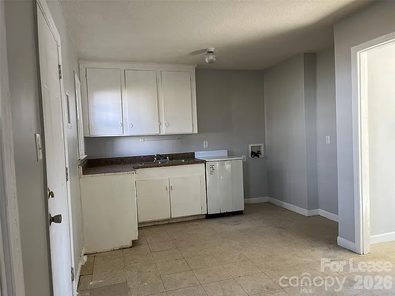 2667 Dr Carver Rd — Photo 16