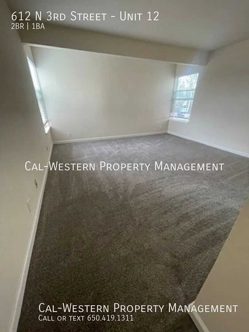 Modern 2 bed/1 Bath — Photo 3