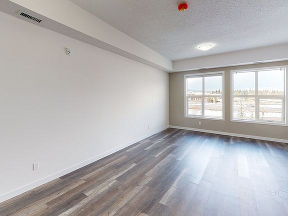 3rd image of 439 Makenny St #201
