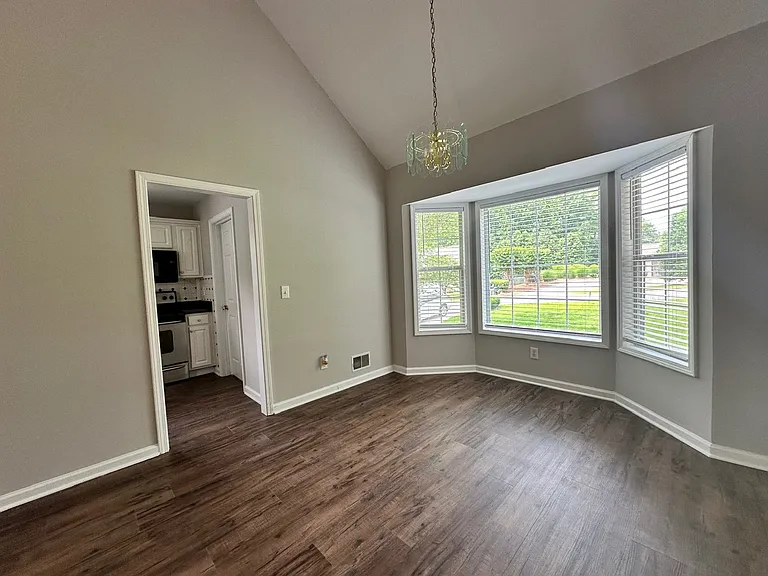 5885 Sarah Orr Ln — Photo 11