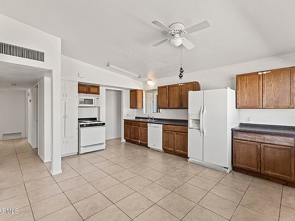 3rd image of 1113 E BISNAGA Street