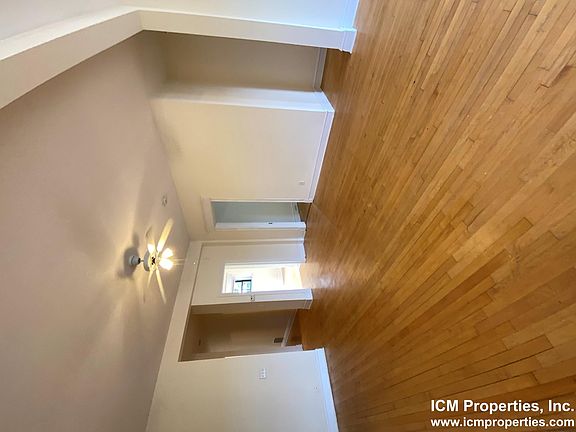 4th image of 849 W Lill Ave #4D