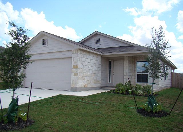 1st image of 774 Great Oaks Dr