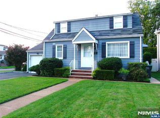 32 Dojean Court, Bergenfield, NJ 07621