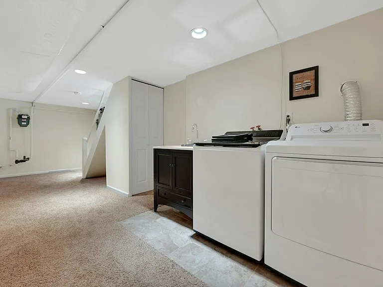 126 Huber St — Photo 18