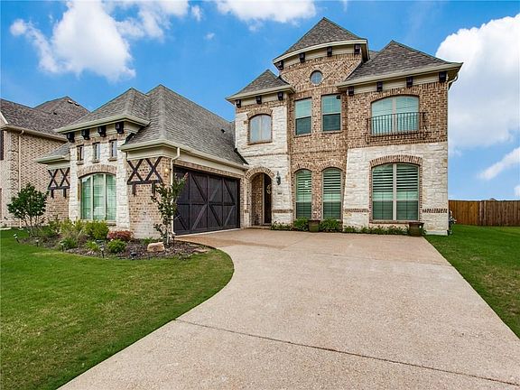 2nd image of 4810 Comstock Way