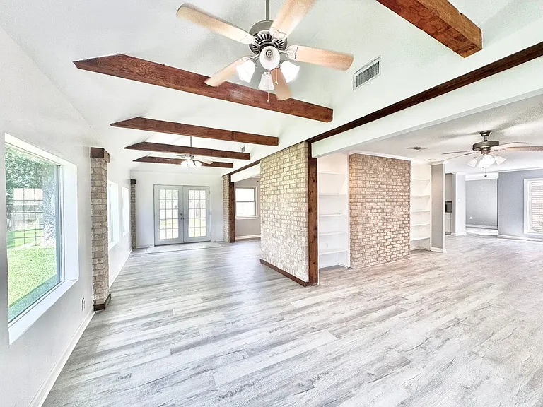 15826 New Market Dr — Photo 12