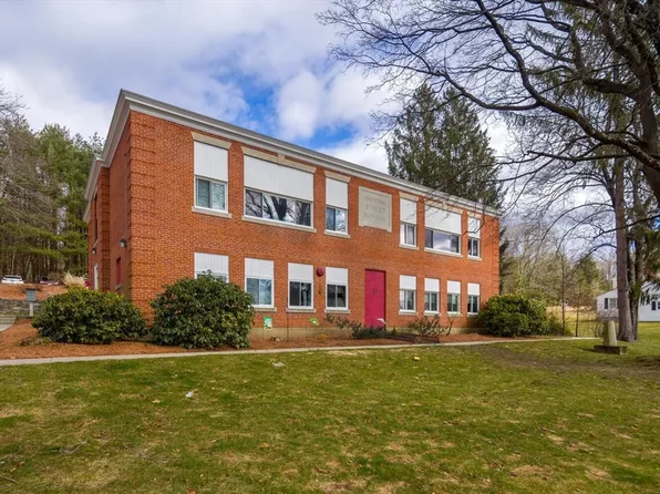 13 Harding St APT 8, South Grafton, MA 01560