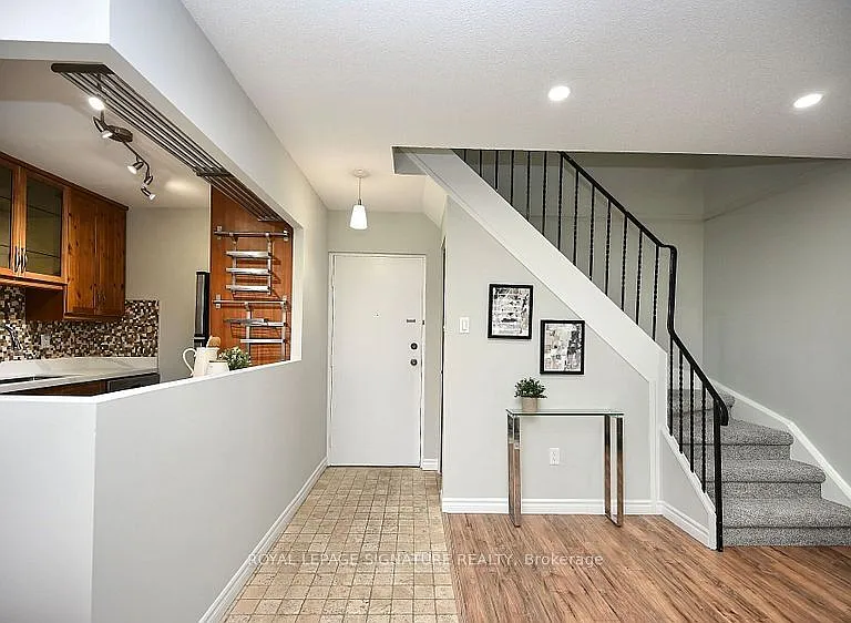2001 Bonnymede Dr #22 — Photo 2