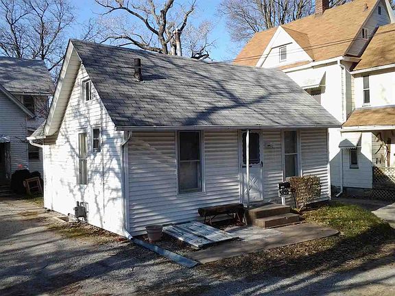 4th image of 3818 8th Ave
