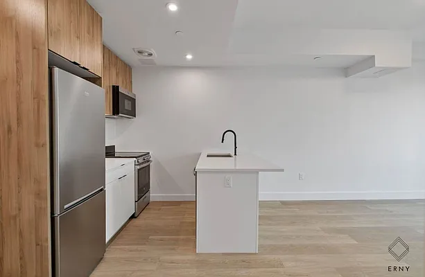 Rented by ERNY LLC | media 5