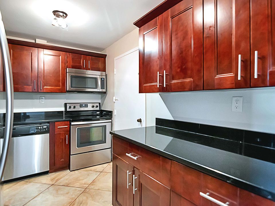1st image of 16710 NE 9th Ave APT 204