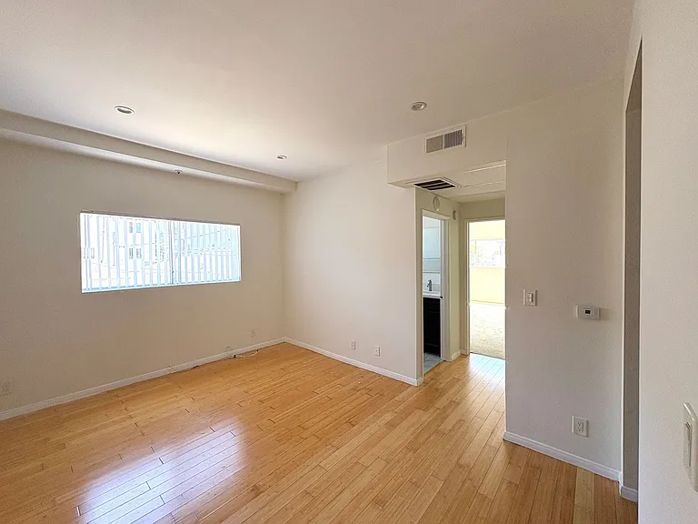 2481 S Corinth Ave — Photo 8