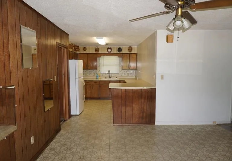 2802 Auburn St — Photo 8