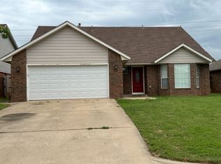 1114 Southridge Dr, Purcell, OK 73080
