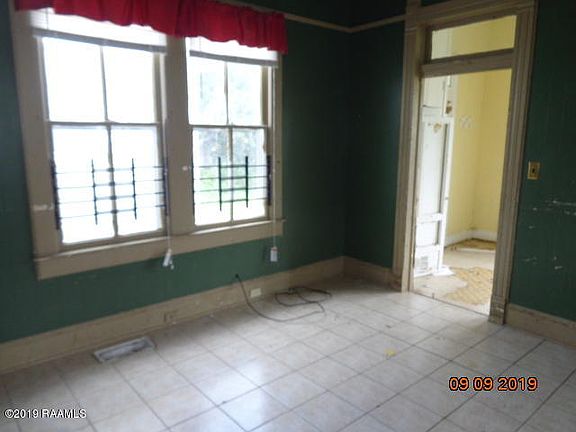 3rd image of 617 Julia St