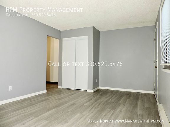 4th image of 1015 Howe Ave #23