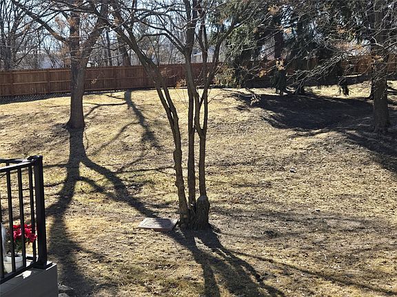 4th image of 8020 Cobblestone Rd