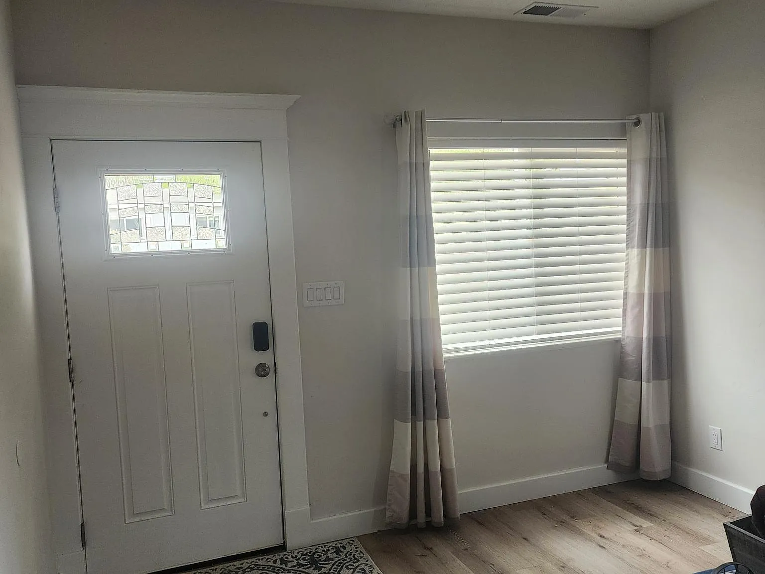 2 bed, 1.5 bath, 1000 sqft, $1,475 — Photo 2