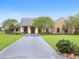 2810 Henderson Forest Dr, Lake Charles, LA 70605