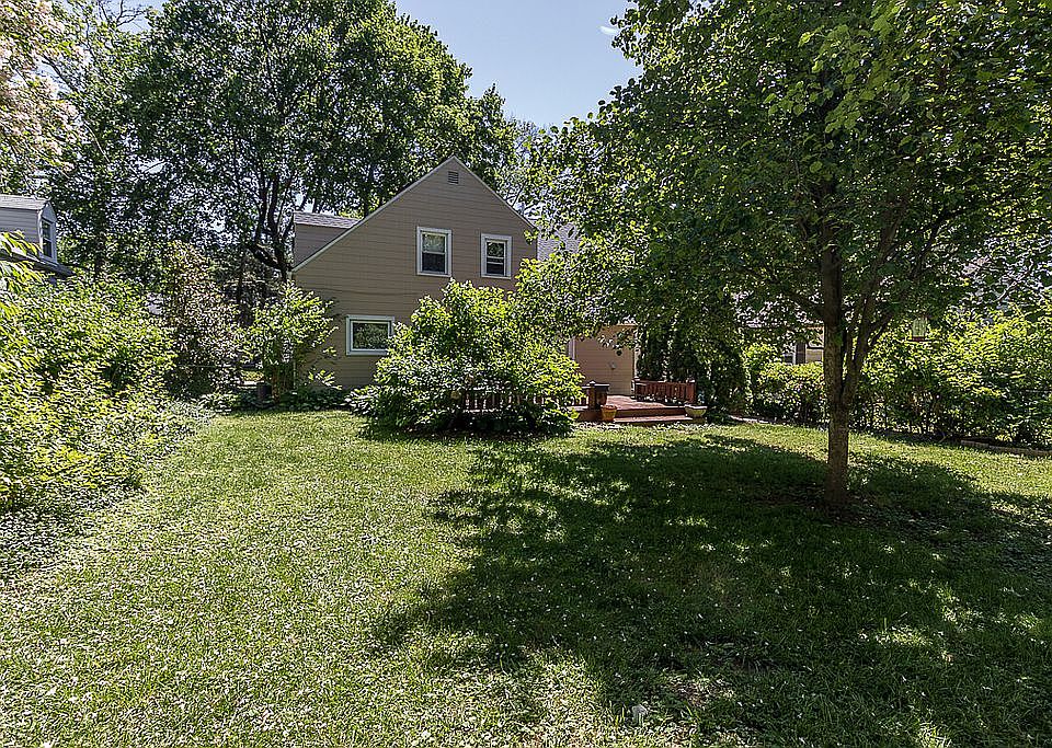 2nd image of 2506 Carr Ave