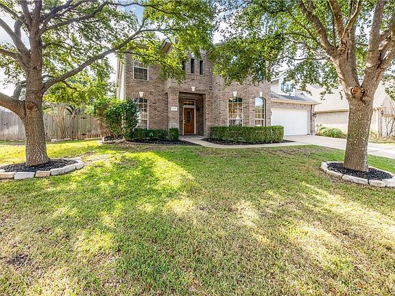 2nd image of 2230 Buena Vista Ln