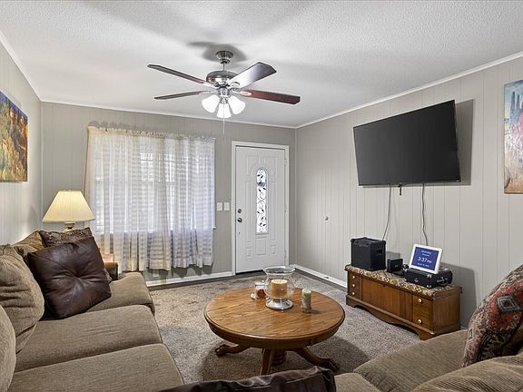 3rd image of 123 Carroll Dr