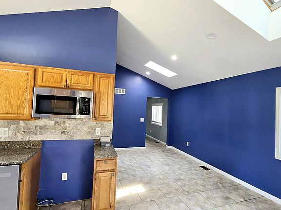 5th image of 27244 Lawnwood St